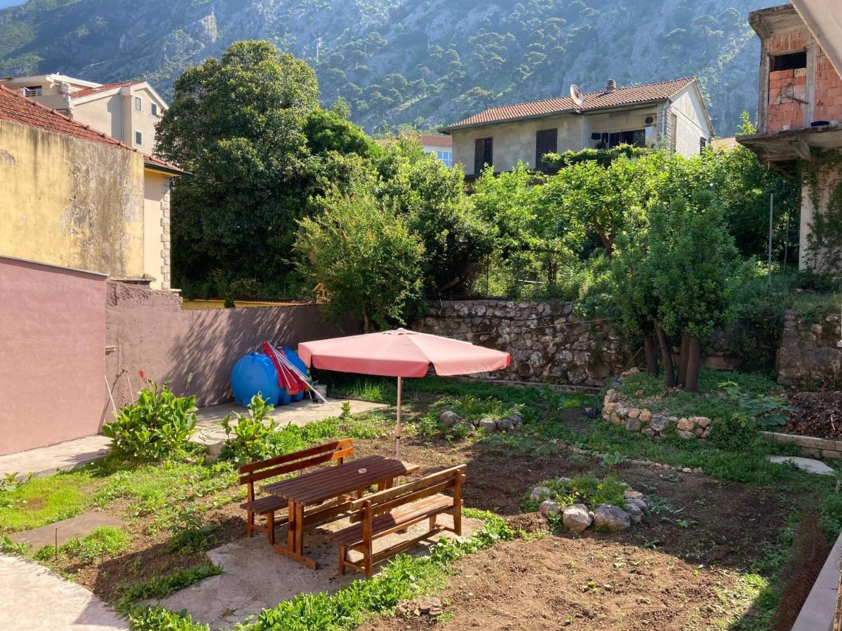 Urosevic Seaside Apartments Kotor Exterior foto